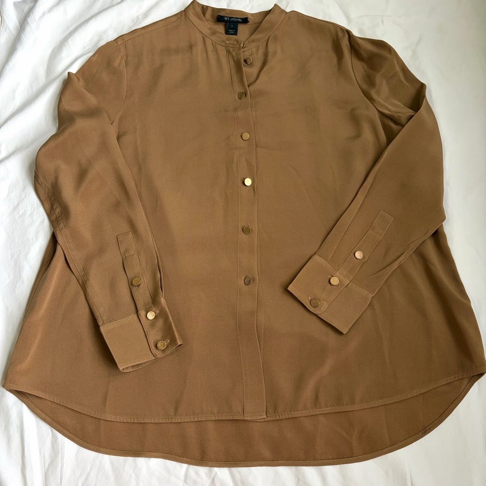 St. John Silk Blend Camel Band Collar Blouse Gold Buttons Luxe Size 6
